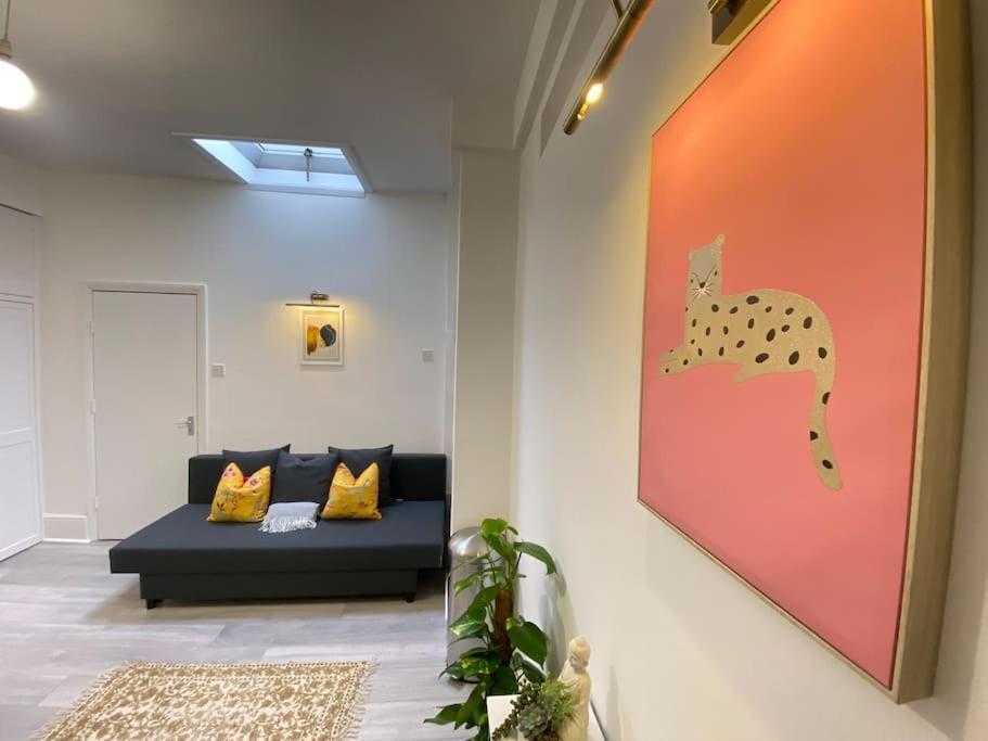 The Spotted Cat… London! Apartment Luaran gambar
